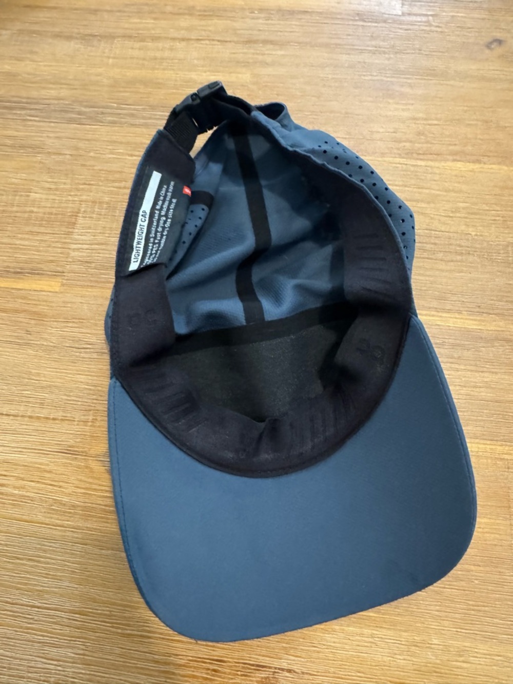 On Running Company - Lightweight Cap - Picture 4 of 6